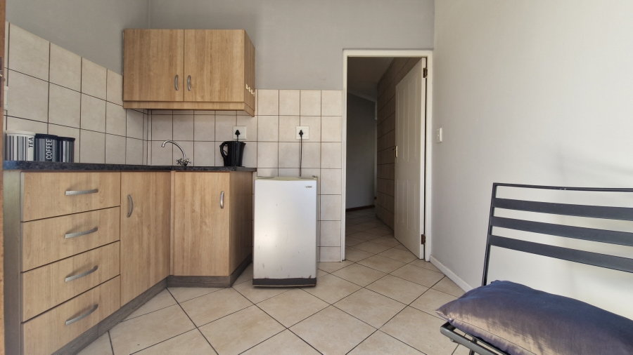 5 Bedroom Property for Sale in Middedorp Western Cape